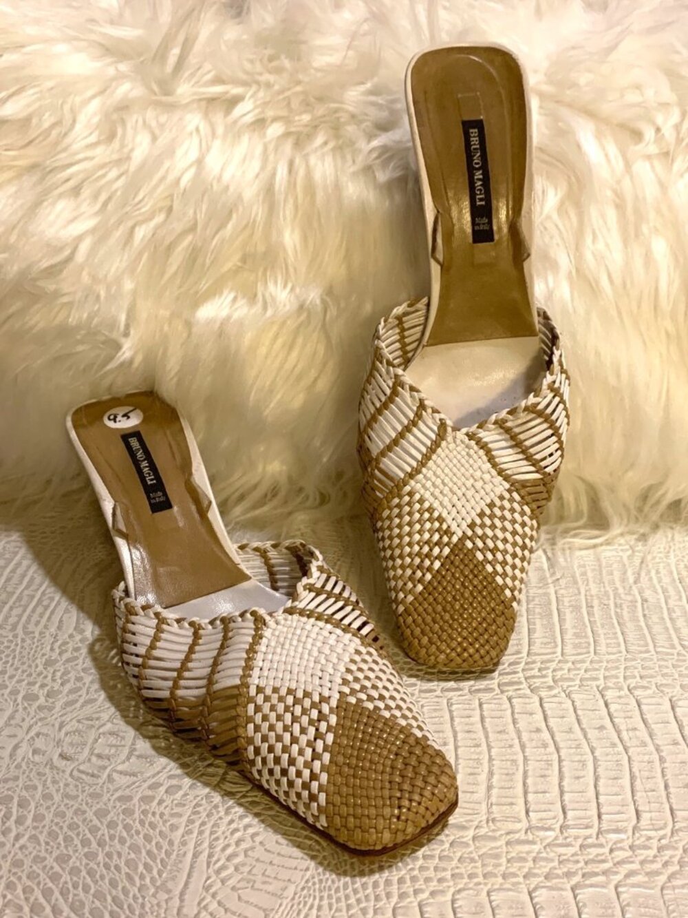 Bruno Magli Woven Leather Square Toe Mule Heels Beige White Size 9.5 B Italy